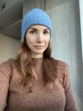 Шапка светло голубая резинкой 80% меринос 20% кашемир — фото